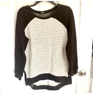 🔥🔥MICHI high quality mesh V- front and quilted details.  Long sleeve sweat…